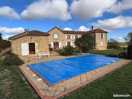 maison 9 pièces 160 m²