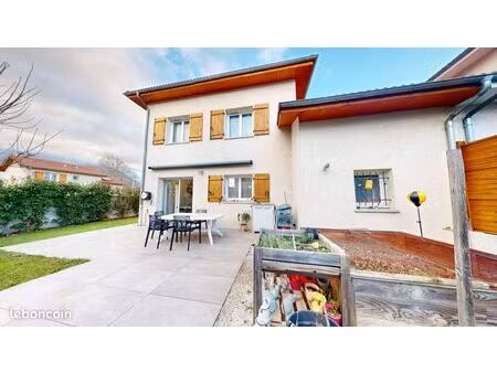 maison 5 pièces 90 m²