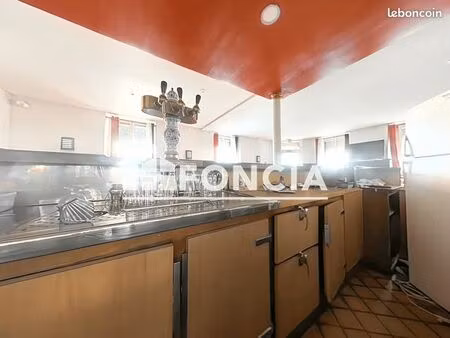 local commercial 180 m²