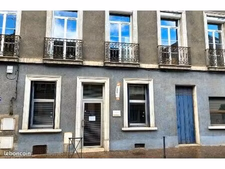 local chargé d'histoire - 130 m2 pour profession libérale ou bureaux