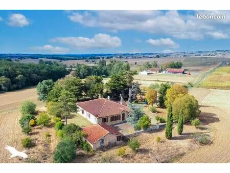 maison 6 pièces 195 m²