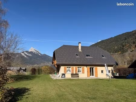 maison 5 pièces 136 m²
