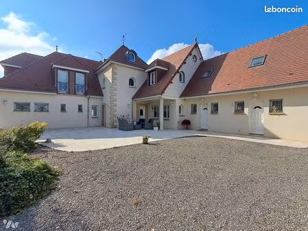 maison 13 pièces 375 m²