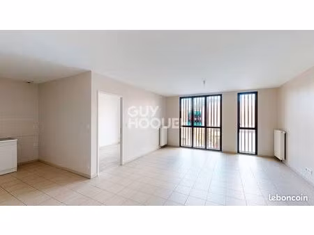 bureaux 67 m² castres gironde