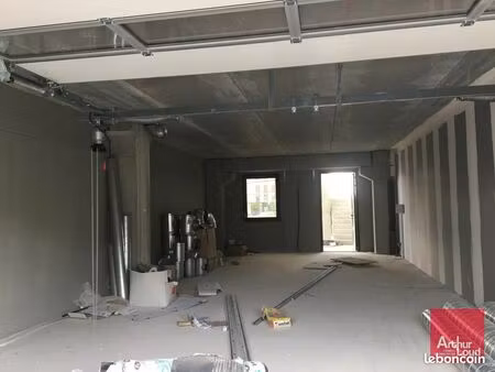 local industriel 67 m²