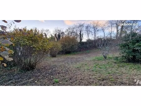 terrain 775 m² thouars