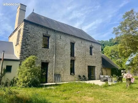 maison 8 pièces 215 m²