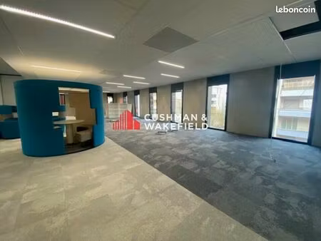 bureaux 372 m²