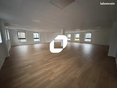 bureau 150 m²