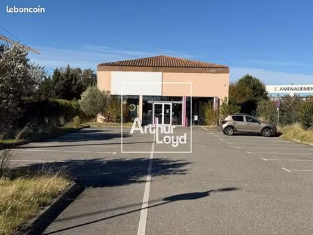 local commercial 663 m²