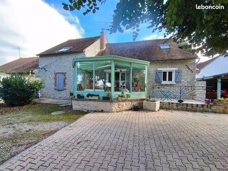 propriété 8 pièces 181 m²