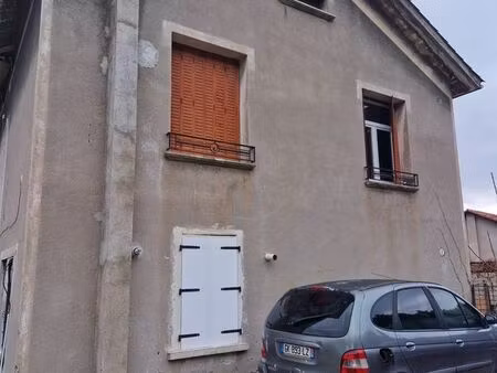 maison composée de 2 appartements dans un petit village calme