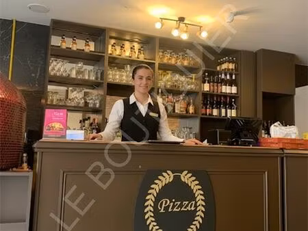 boutique 877 m² orsay