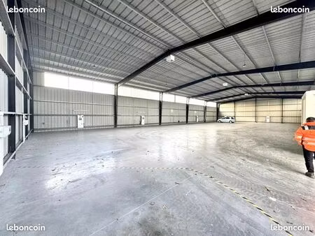 entrepôt local d'activité - bord a63