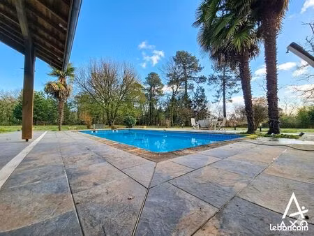maison 6 pièces 248 m²