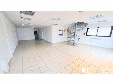 bureaux 140 m²