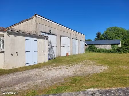 entrepot 170m2+dépendance 20m2 sur terrain 1500m2