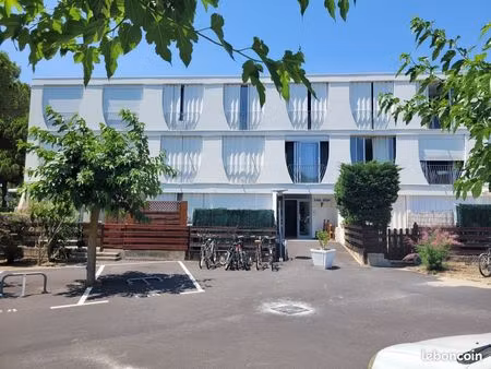 studio meublé avec parking centre ville