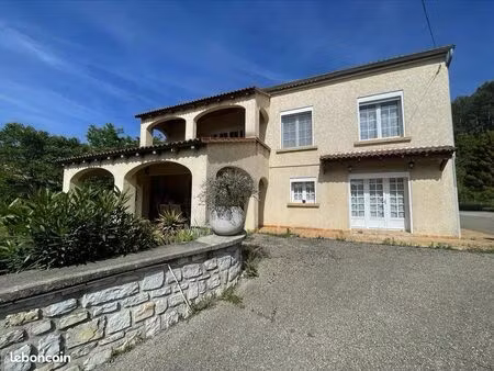 maison 7 pièces 132 m²