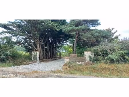 terrain constructible arboré et plat de 1230m² situé hors lotissement à 15 minutes de toul