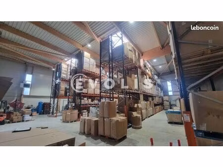 local d'activité 1 032 m²