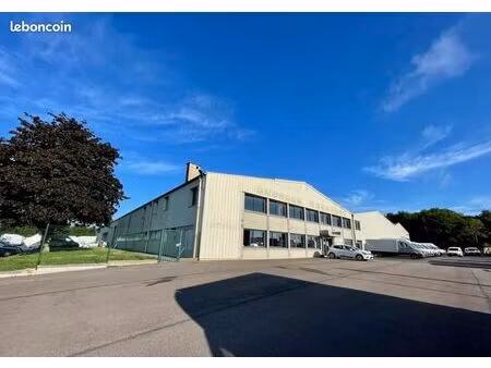 local d'activité 2 988 m²