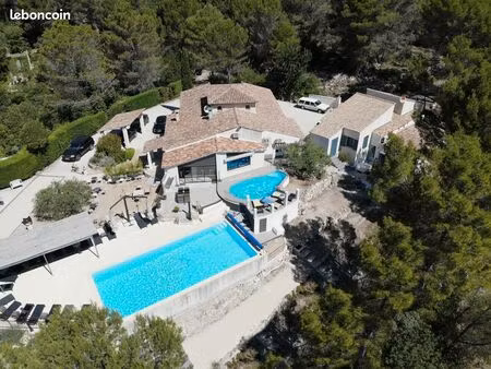 complexe atypique sur vue exceptionnelle