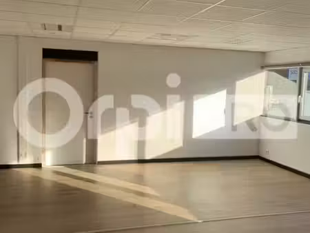 bureau 100 m²