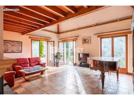 propriété 7 pièces 230 m²