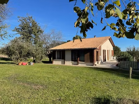 maison avec vue imprenable sur la campagne ossages