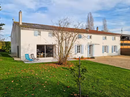 maison à vendre 8 pièces saint crepin (17)