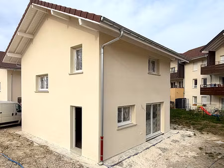 seyssel centre  villa 94 m² habitables avec garage