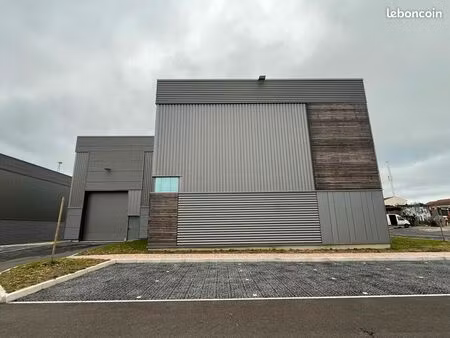 local d'activité 4 456 m²