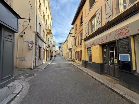 local commercial 60 m²