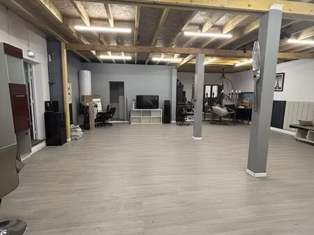 inconnu 3 pièces 700 m²