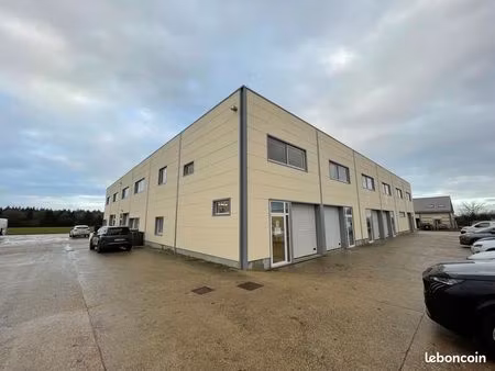 local d'activité 200 m²