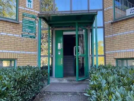 un bureau 20 m² à champs sur marne cité descartes