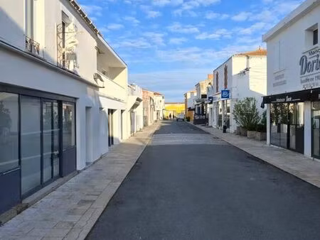 local commercial 67 m² – hyper centre la tranche-sur-mer – emplacement premium