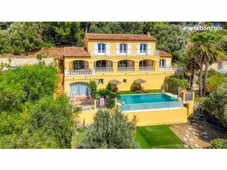 villa 9 pièces 220 m²