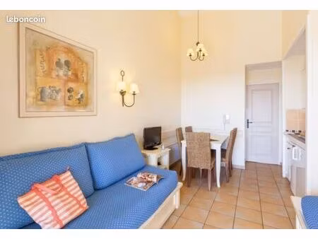 t2 45m² 1 chambre + parking + terrasse vue mer + wifi + clim + les restanques de saint tro