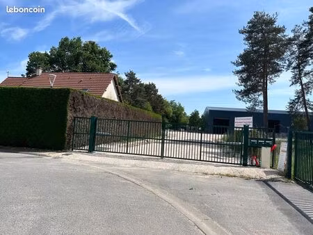 dépôt ou entrepôt à louer