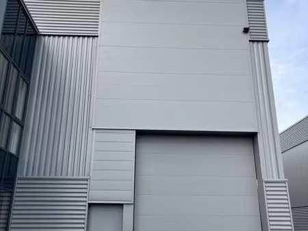 local d'activité 783 m²