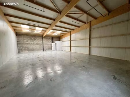 local d'activité 576 m²