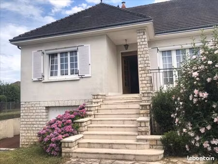 maison 8 pièces 229 m²