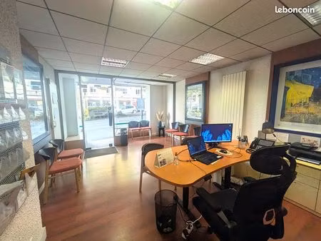 local commercial 36 m² fougères