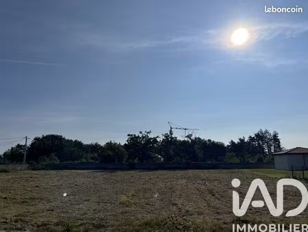 terrain 1405 m² orléat