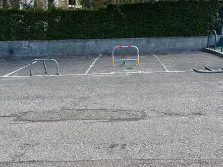 place de stationnement à louer