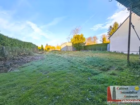 terrain 1 pièce 650 m²