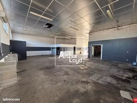 local commercial 230 m²