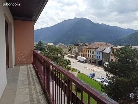 appartement t4 + cave et garage 73130 la chambre